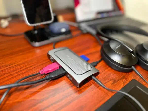 レビュー】Satechi USB4 マルチ USB-Cハブ 9-in-1｜最大8K対応のマルチ