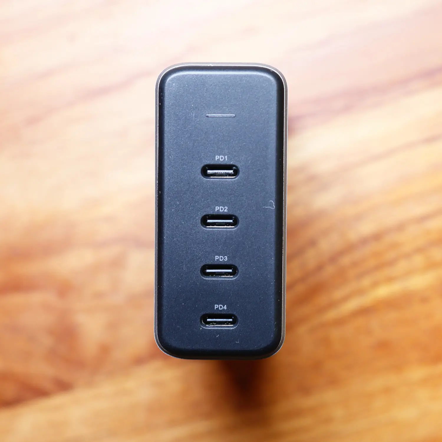 レビュー】Satechi 165W USB-C 4-Port PD GaN Charger｜最大165W出力の